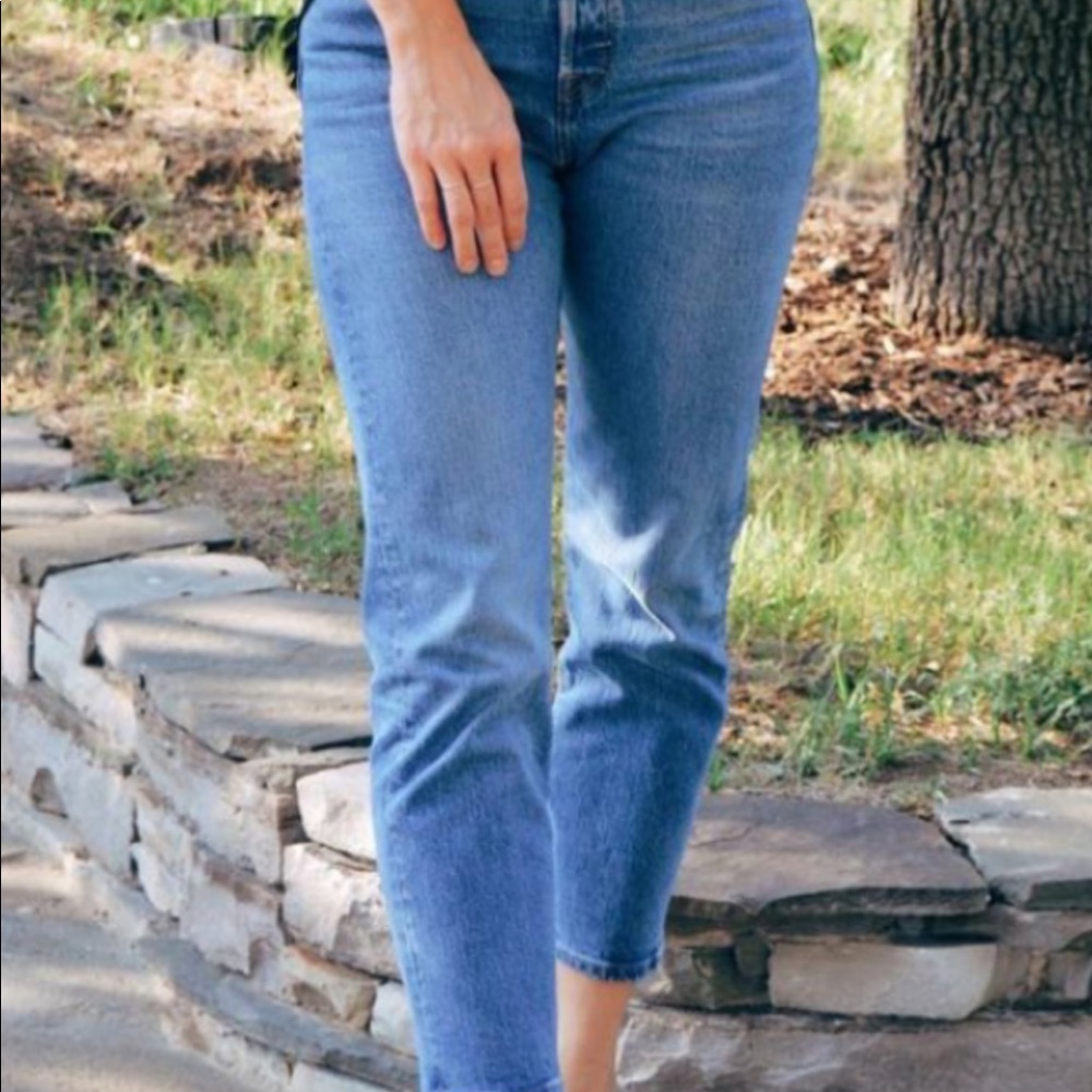 Levi’s Wedgie Straight 26 Distressed Jeans